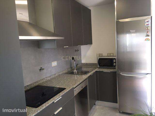 Apartamento T2 para arrendar em Condominio Privado na Quinta da Trinda - Grande imagem: 2/15