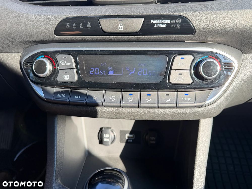 Hyundai i30 1.5 T-GDI 48V Comfort DCT - 25