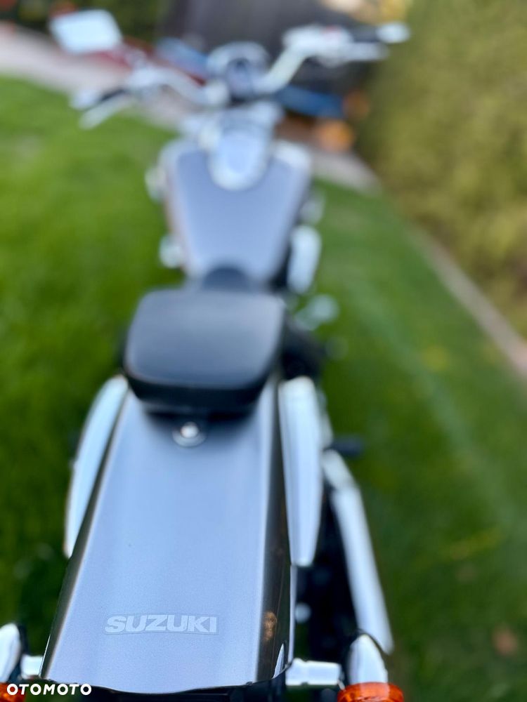 Suzuki Intruder - 17