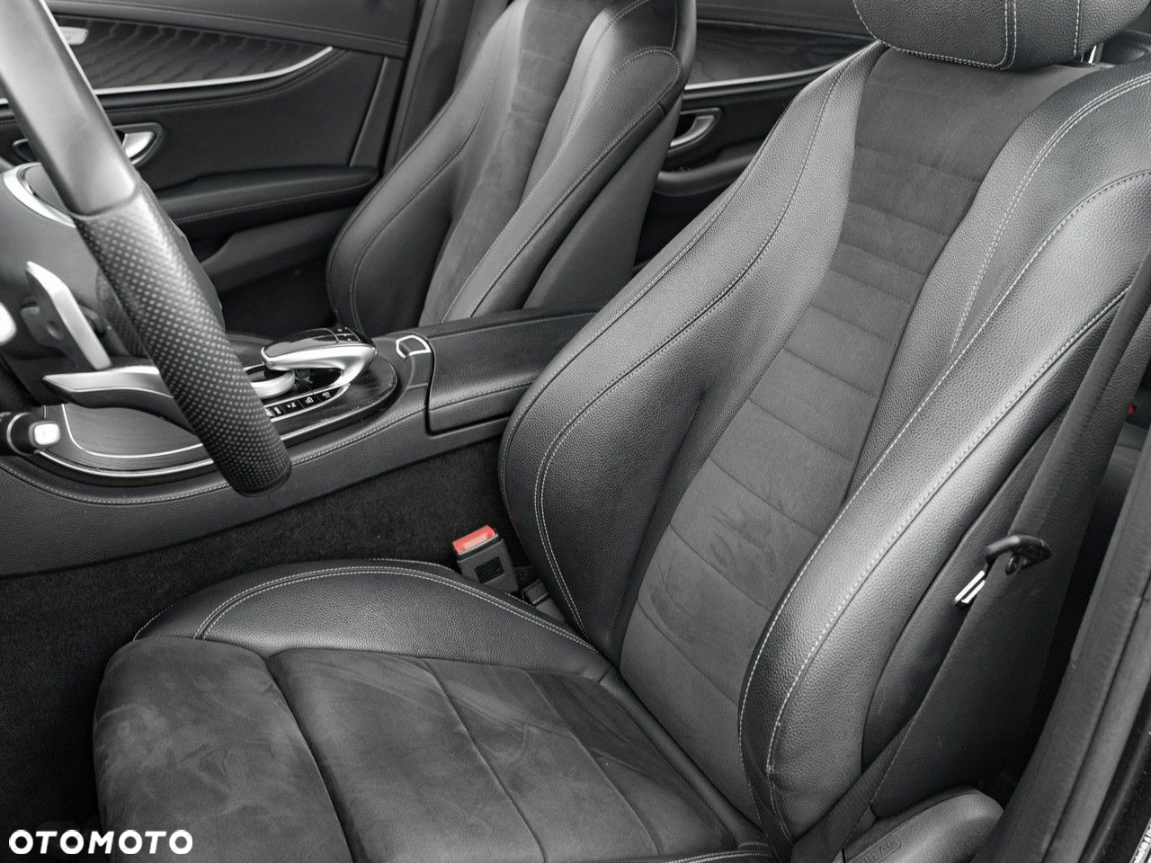 Mercedes-Benz Klasa E 350 d 4-Matic 9G-TRONIC - 15