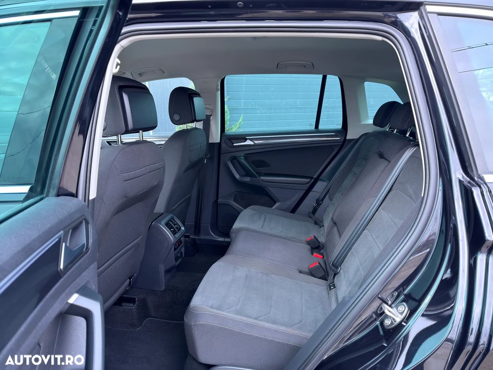 Volkswagen Tiguan - 11