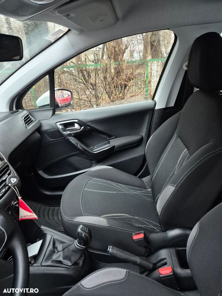 Peugeot 208 1.4 HDi FAP Active - 11
