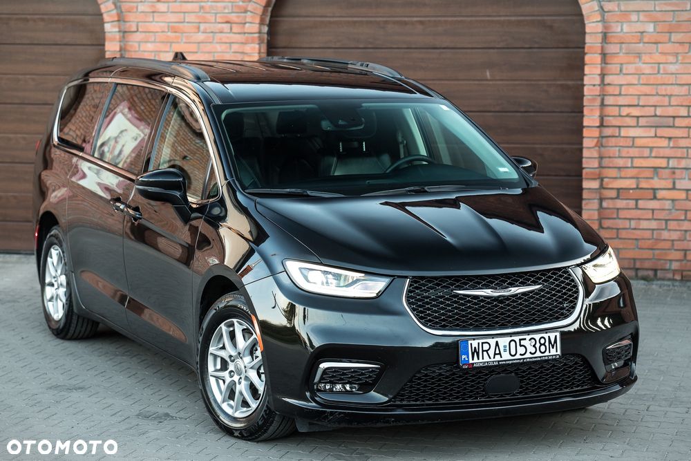 Chrysler Pacifica - 1