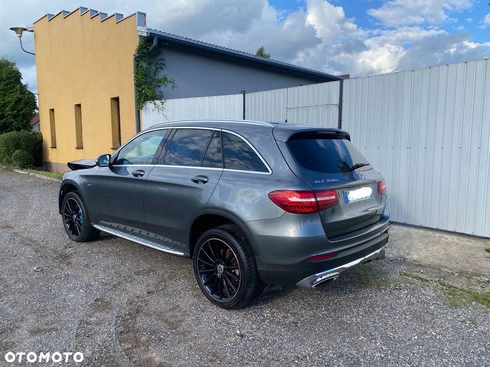 Mercedes-Benz GLC 300 e 4Matic 9G-TRONIC AMG Line Plus - 2