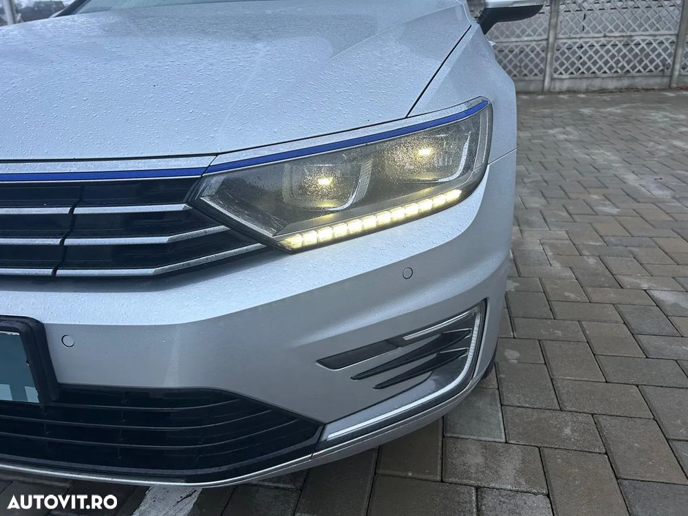 Volkswagen Passat - 10
