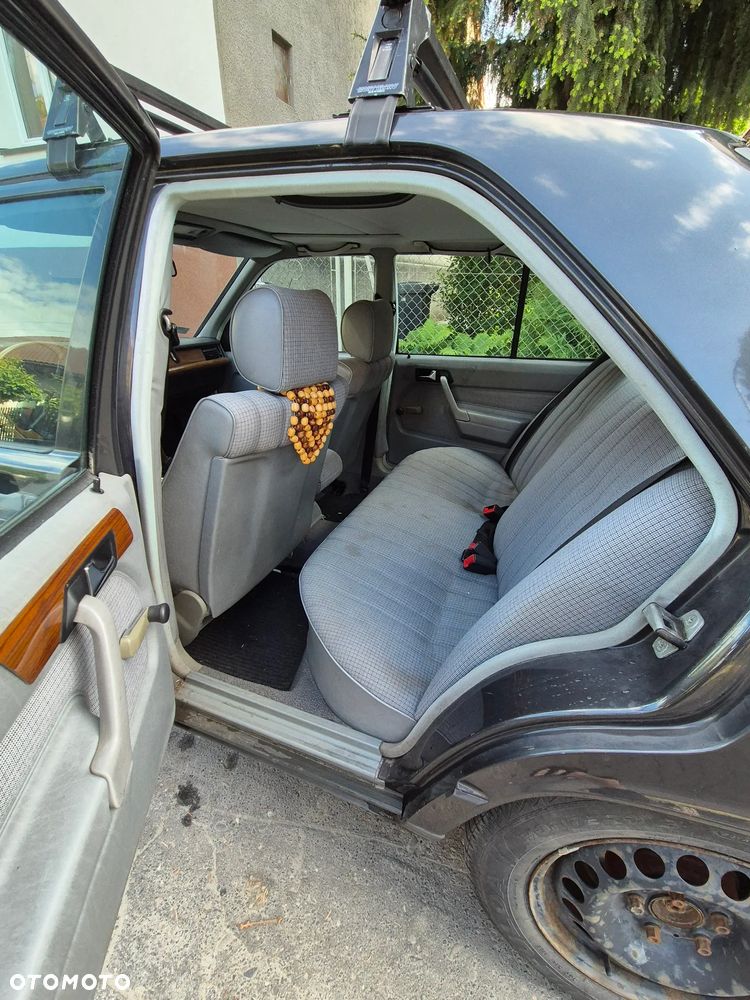 Mercedes-Benz W201 (190) - 29