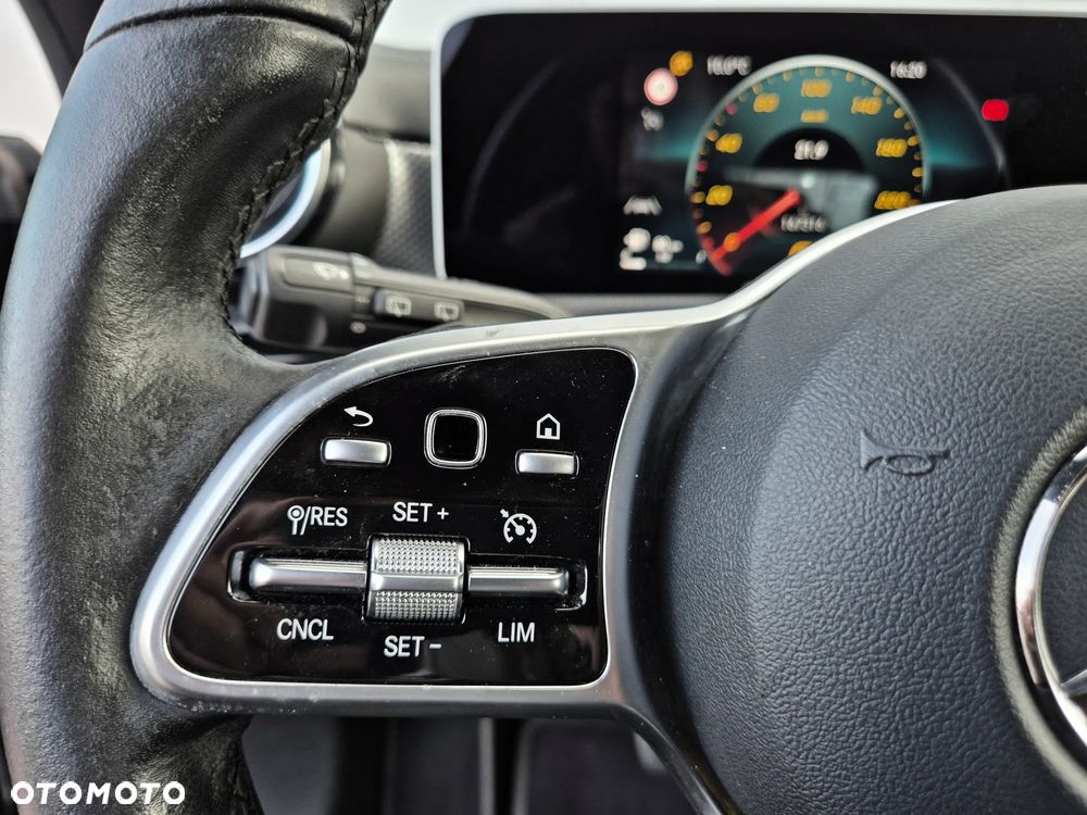 Mercedes-Benz CLA 200 7G-DCT Progressive - 22