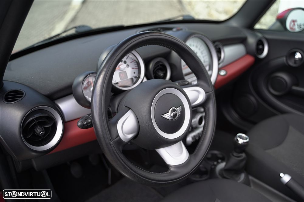 MINI Cabrio Cooper - 23