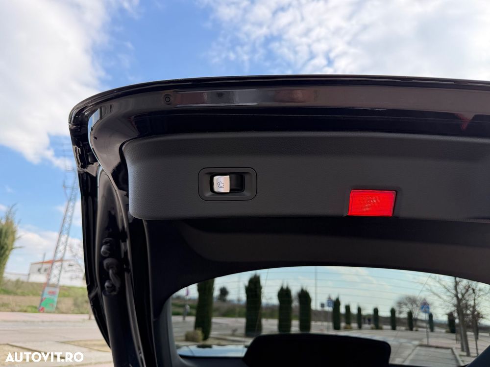 Mercedes-Benz GLC Coupe 300 de 4Matic 9G-TRONIC AMG Line - 35