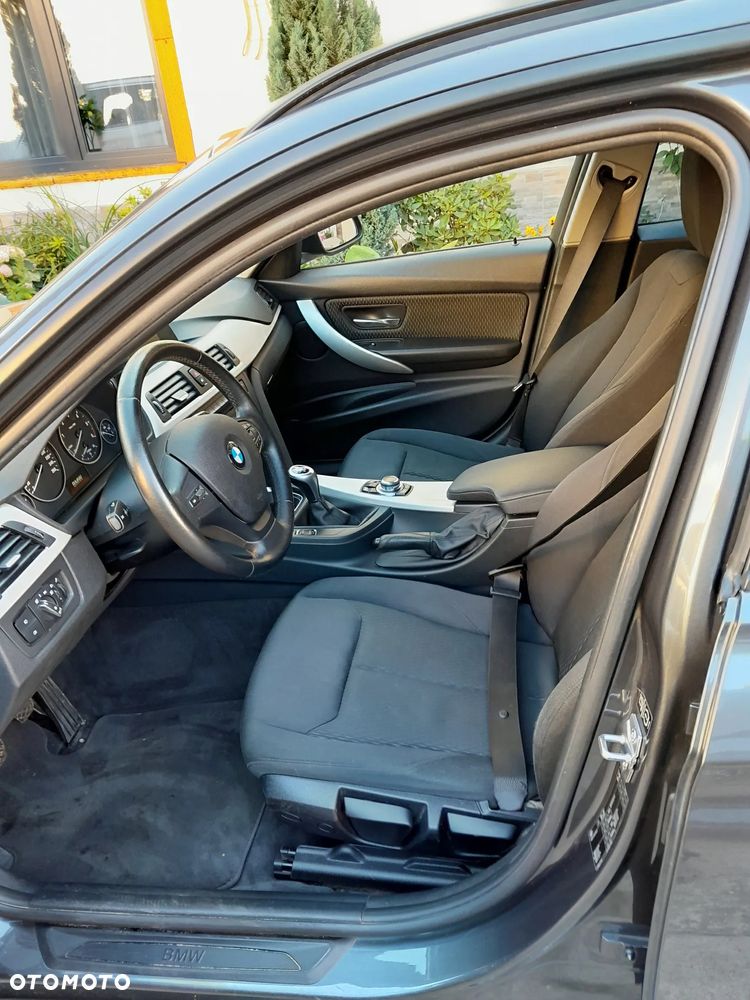 BMW Seria 3 320d - 18