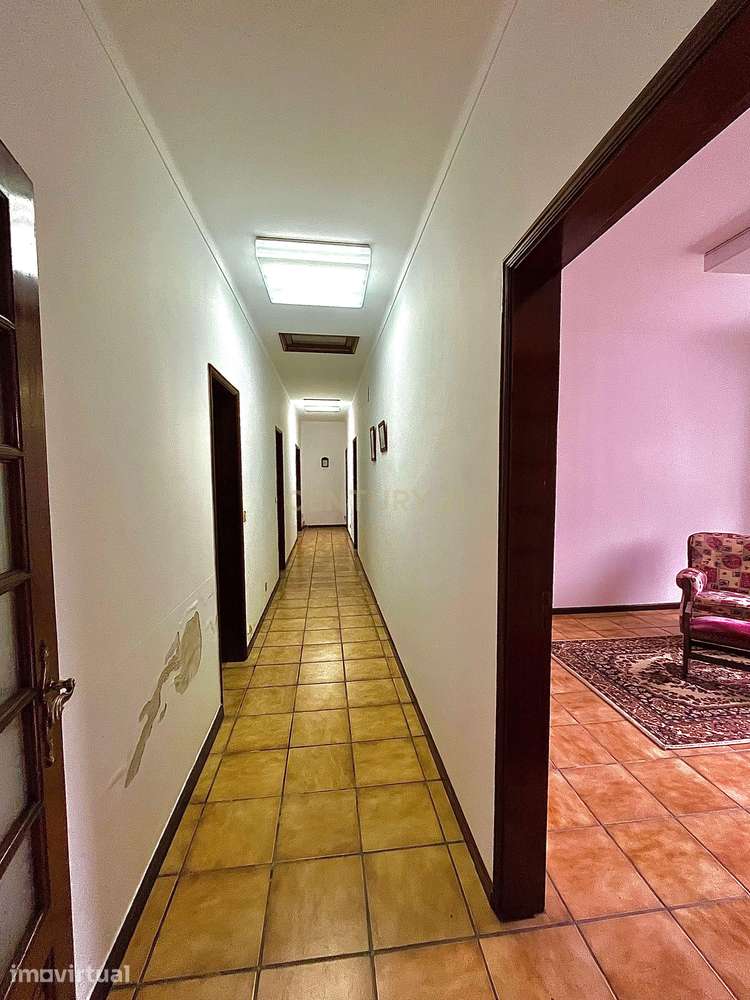 Moradia T5 com Terrenos para Construção no Largo da Feira – Lanheses, - Grande imagem: 3/23