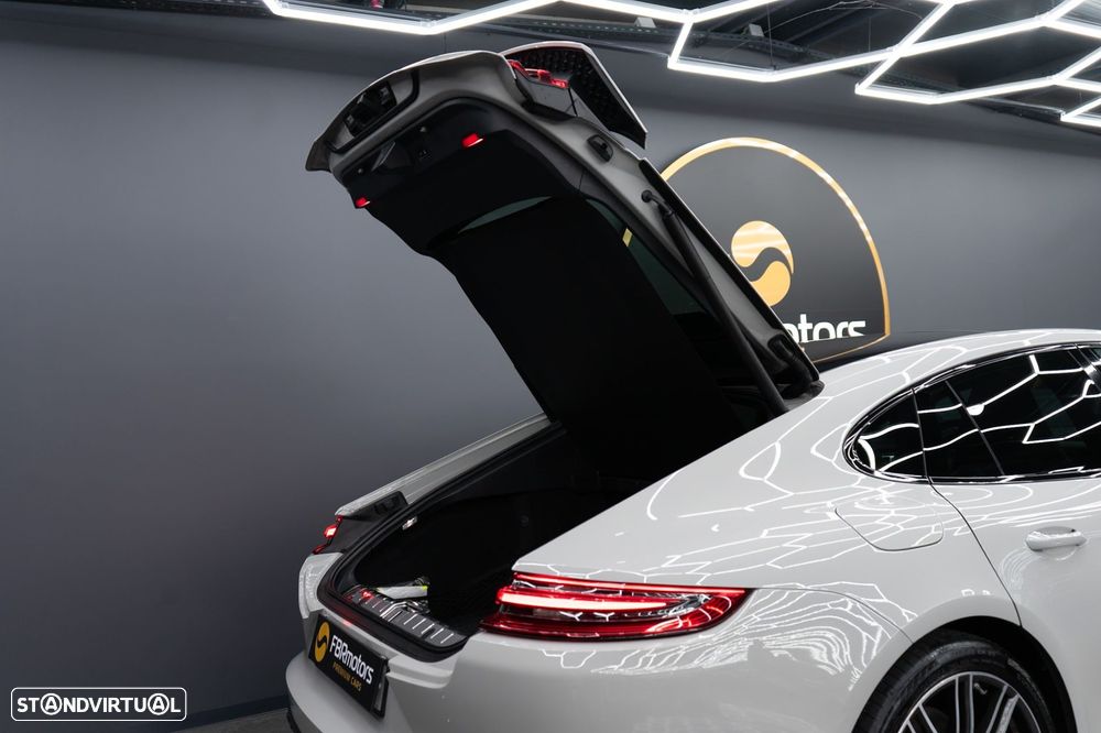 Porsche Panamera 4 E-Hybrid - 26