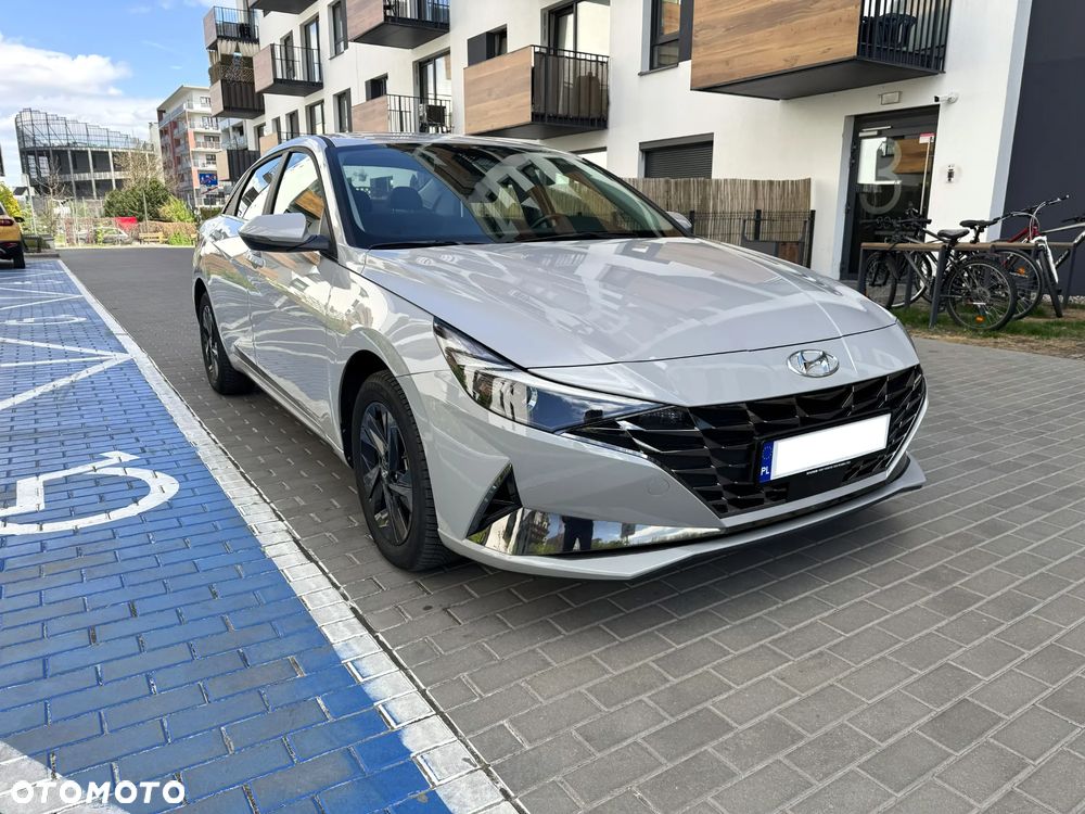 Hyundai Elantra 1.6 Smart CVT - 11