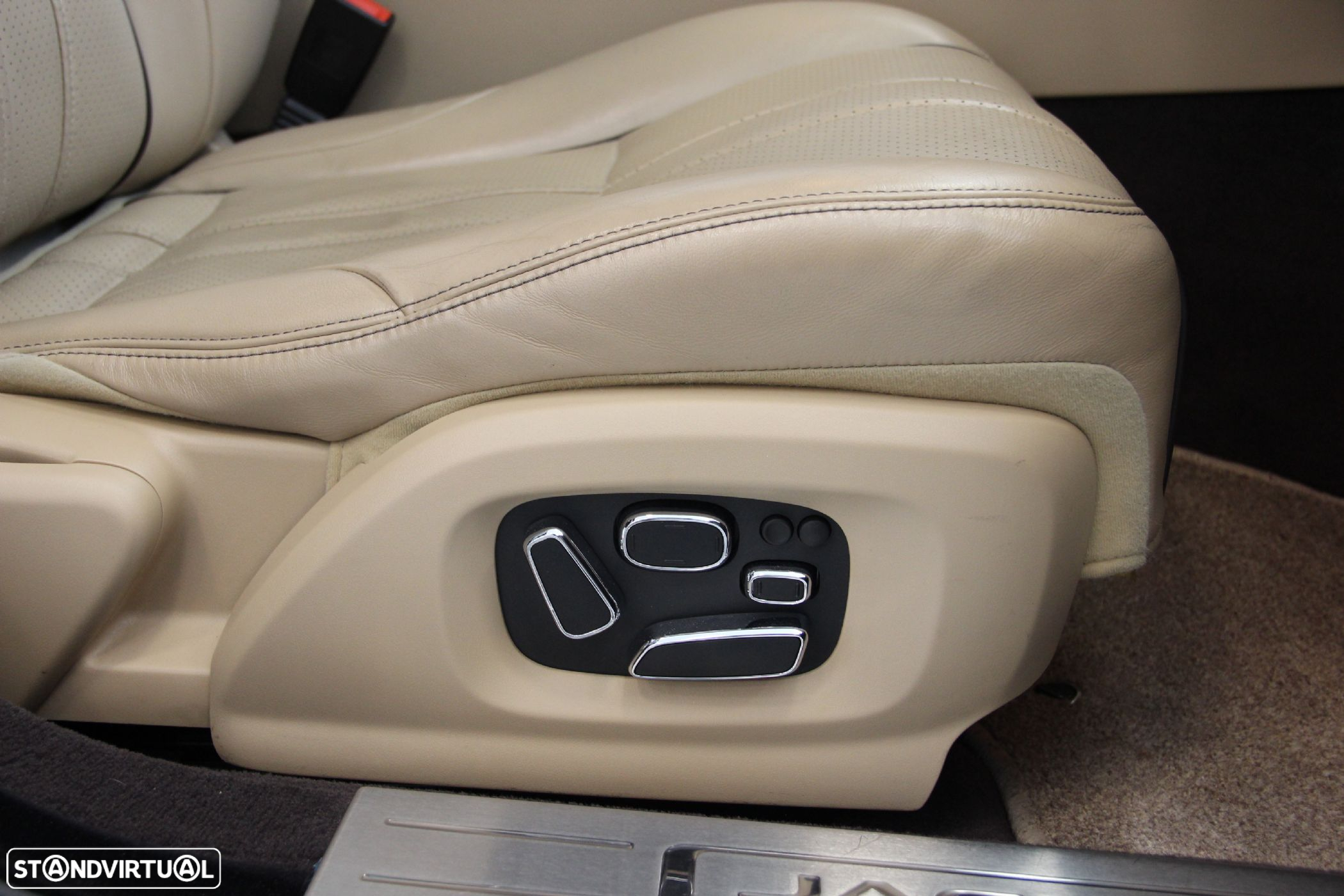 Jaguar XJ 3.0 D V6 Premium Luxury - 24