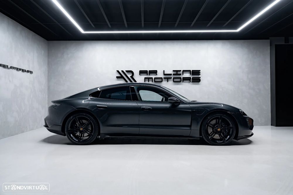 Porsche Taycan Turbo - 8