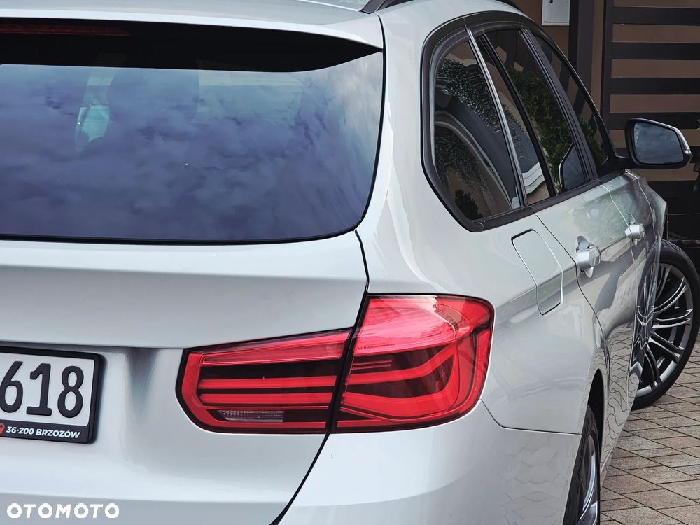 BMW Seria 3 318d Touring Sport Line - 24