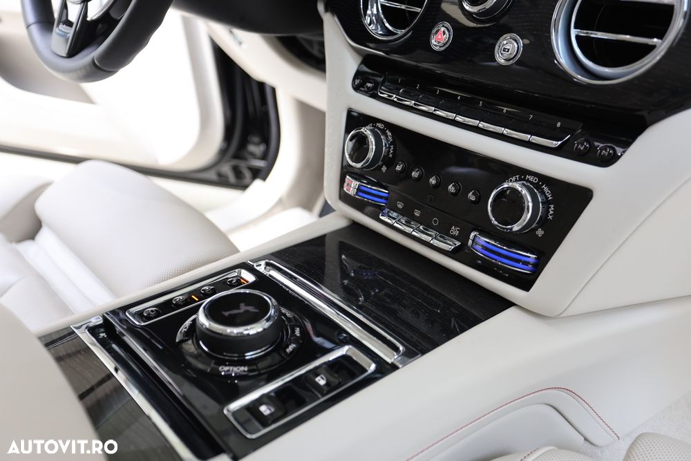 Rolls-Royce Ghost - 11