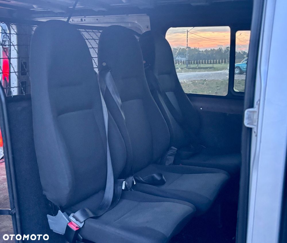 Opel Vivaro - 10