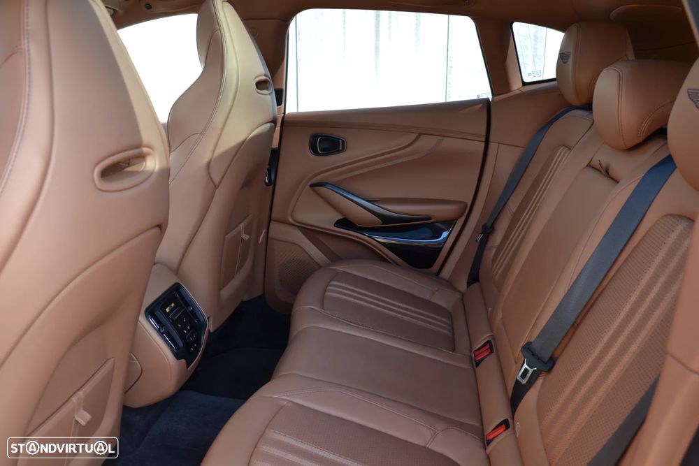 Aston Martin DBX 707 - 36