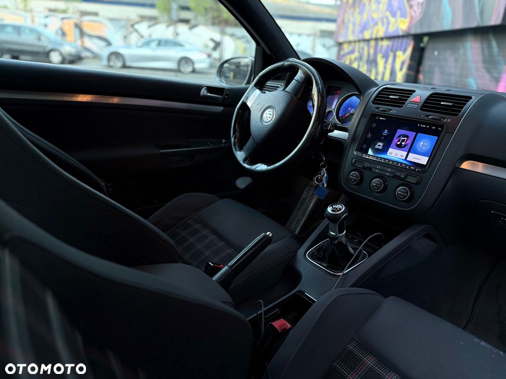 Volkswagen Golf - 9