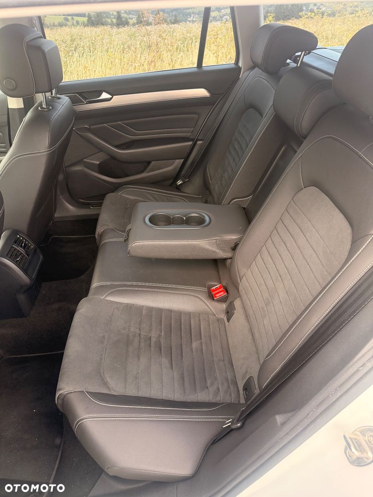 Volkswagen Passat 2.0 TDI EVO Elegance DSG - 8