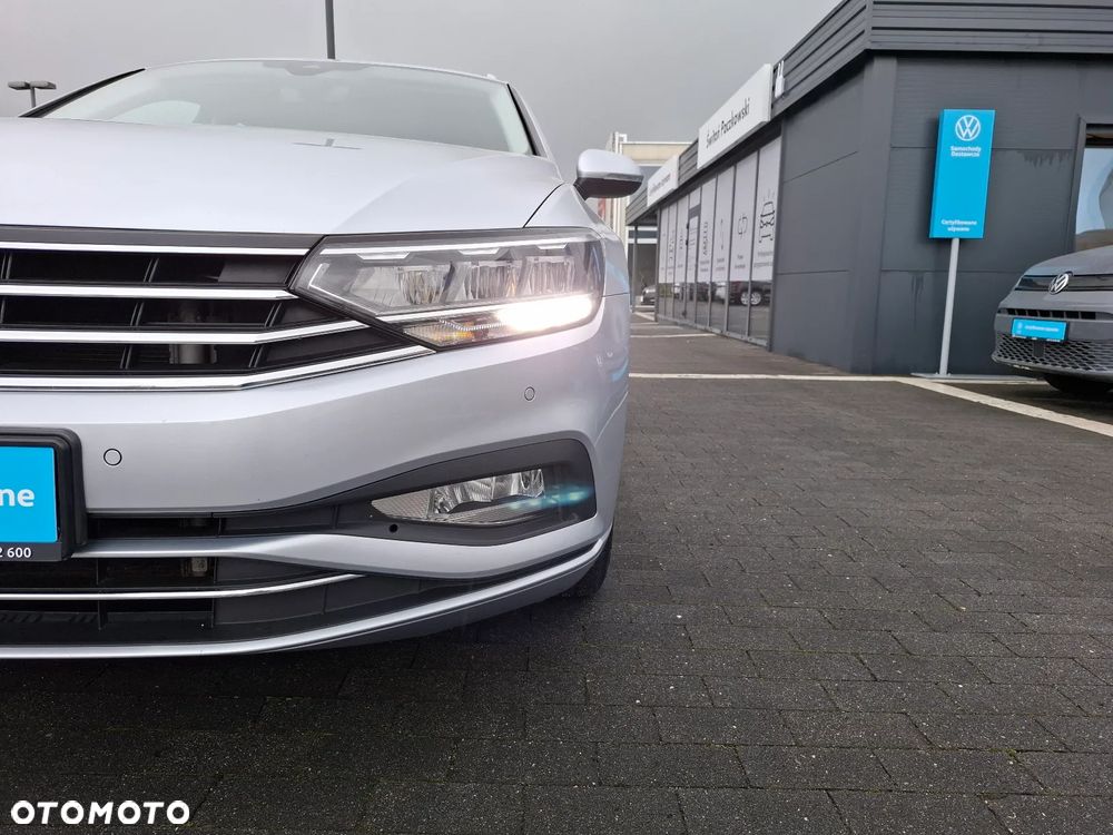 Volkswagen Passat Variant 2.0 TDI SCR DSG Business - 28