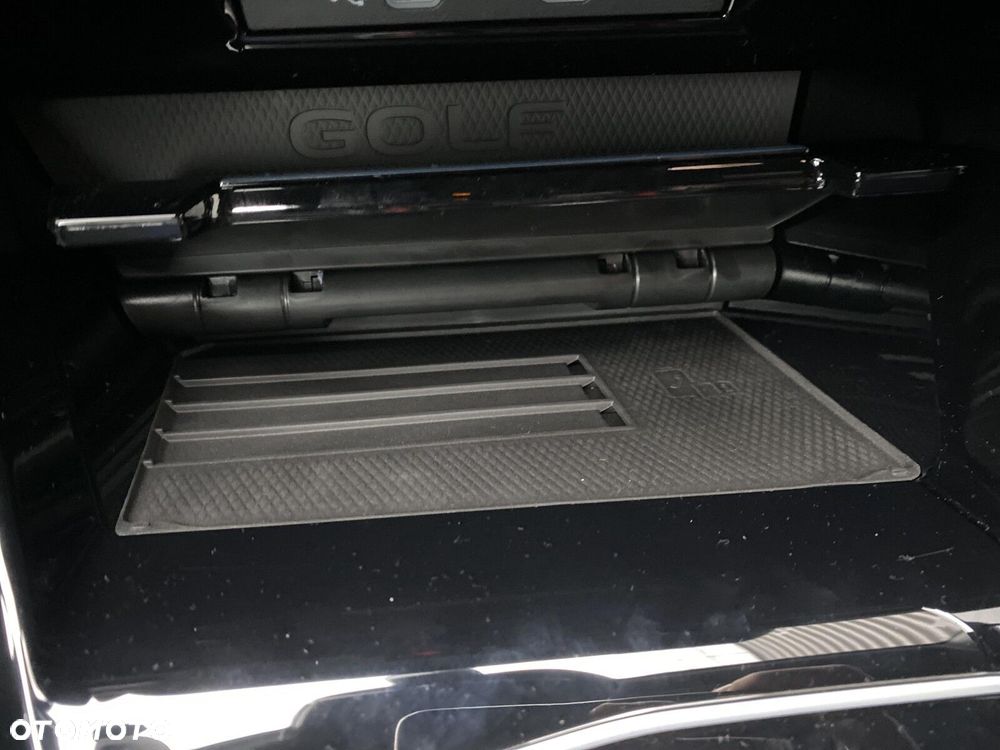 Volkswagen Golf - 26