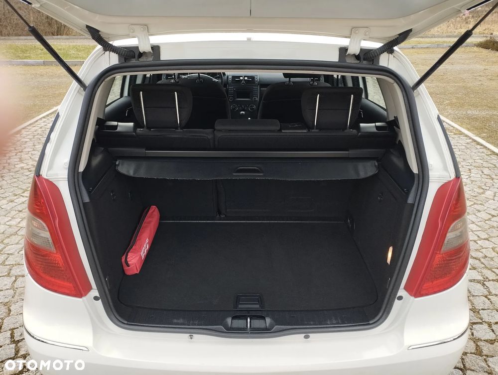 Mercedes-Benz Klasa A 160 CDI Elegance DPF BlueEFFICIENCY - 21