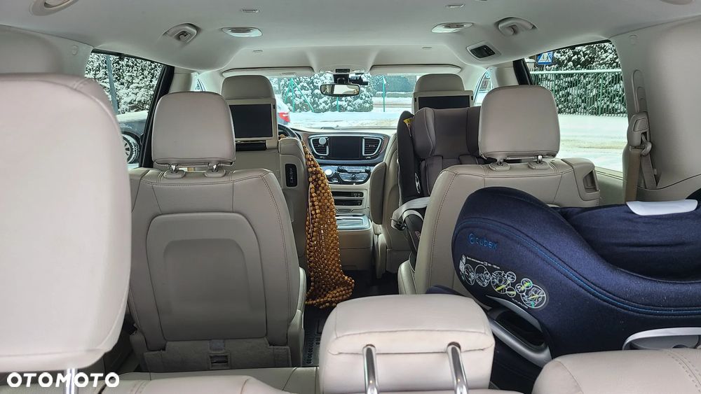 Chrysler Pacifica - 31