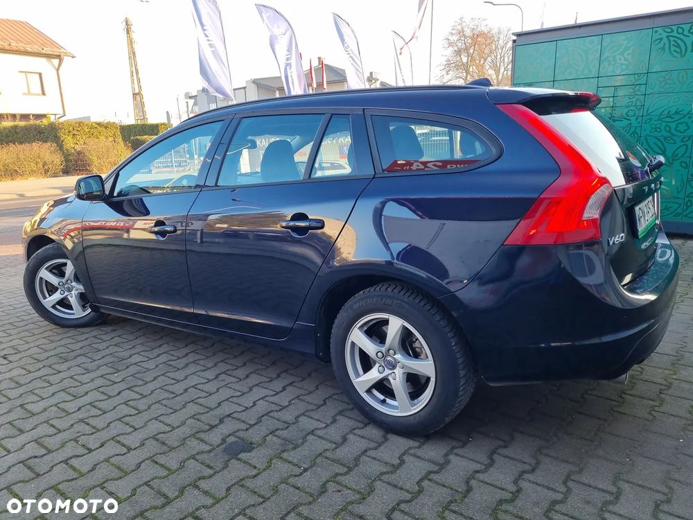Volvo V60 D2 Momentum - 9