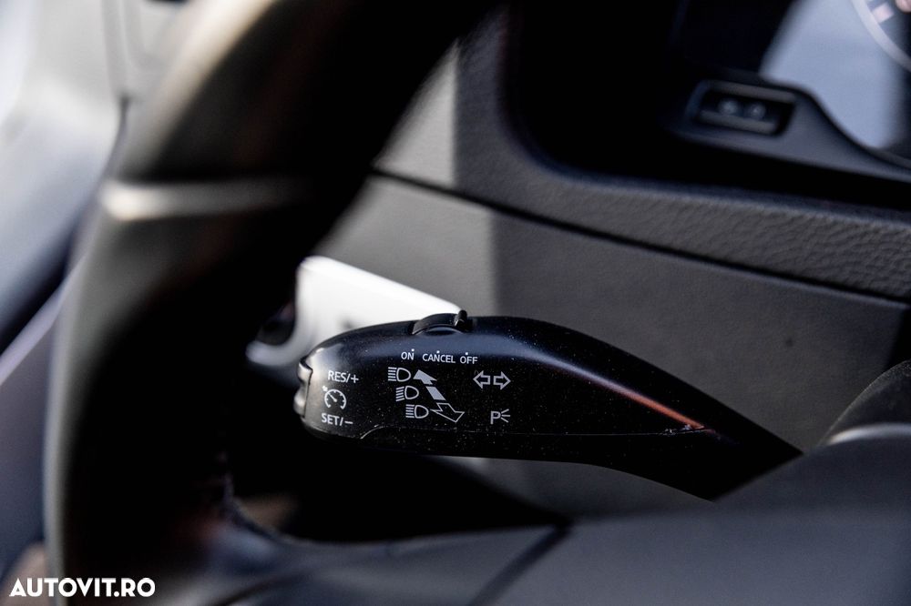 Volkswagen Multivan - 33