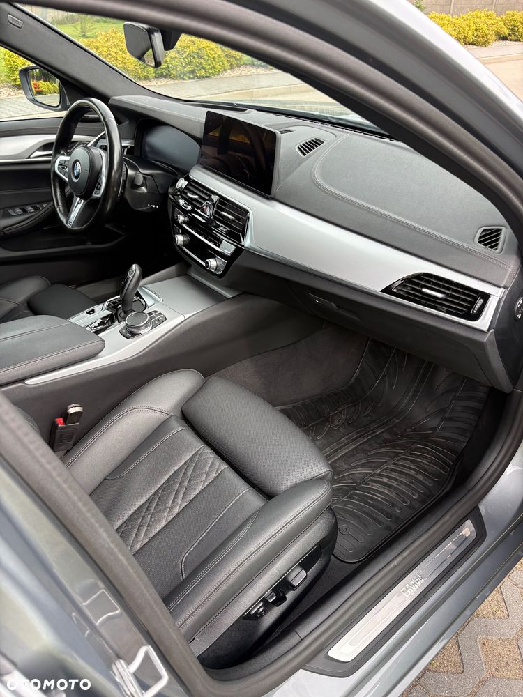 BMW Seria 5 520d xDrive - 22