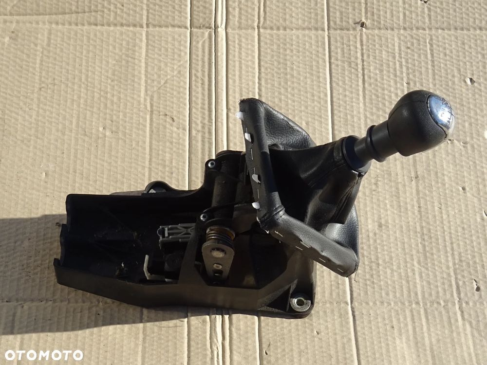 GAŁKA ZMIANY BIEGÓW MIESZEK MECHANIZM LEWAREK OPEL VECTRA C SIGNUM 5 BIEGÓW - 5