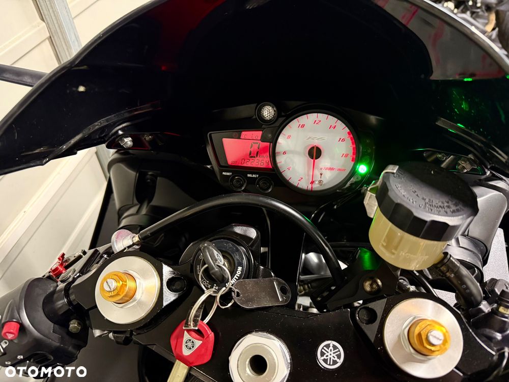 Yamaha R6 - 11