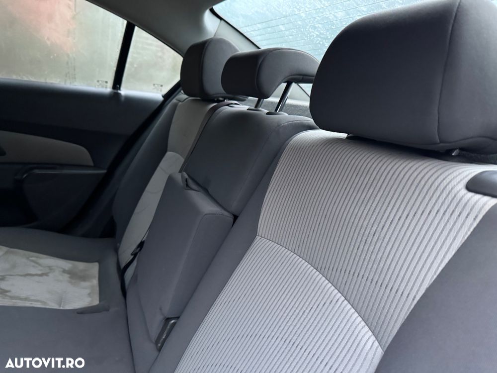 Chevrolet Cruze 1.6 BASE G1 - 15