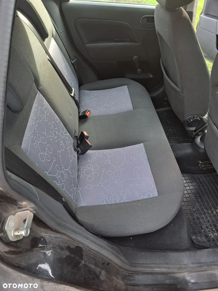 Ford Fiesta 1.3 Ambiente - 11