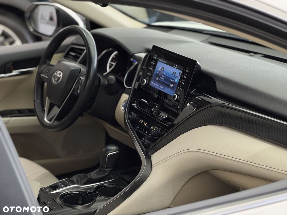 Toyota Camry - 38