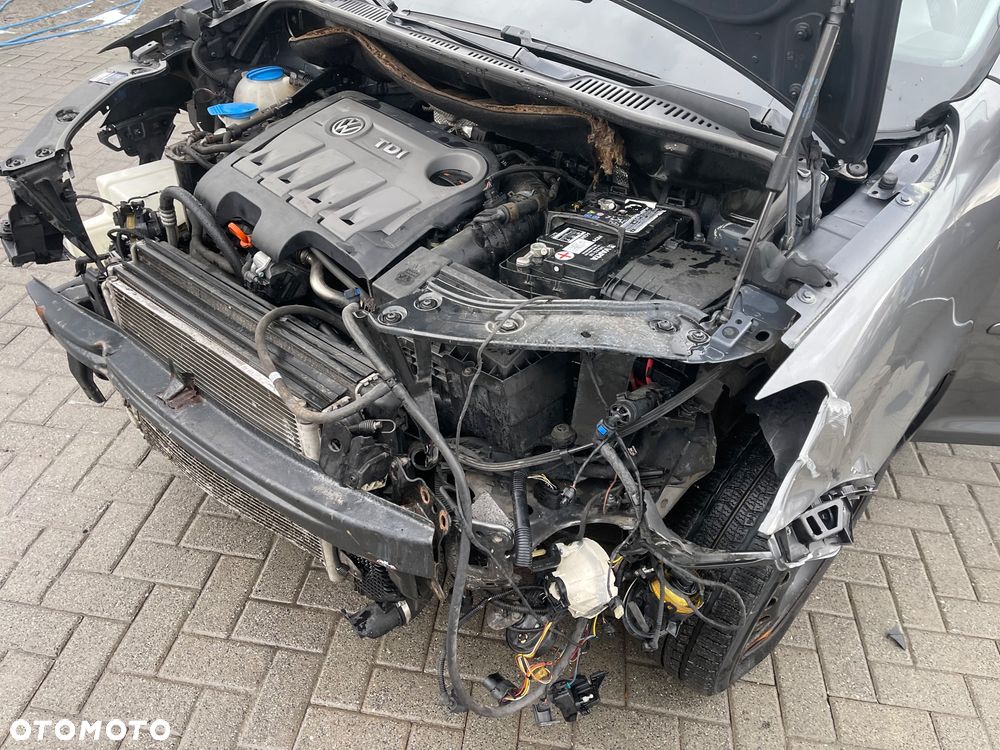 Volkswagen Touran 2.0 TDI DPF DSG MATCH - 23