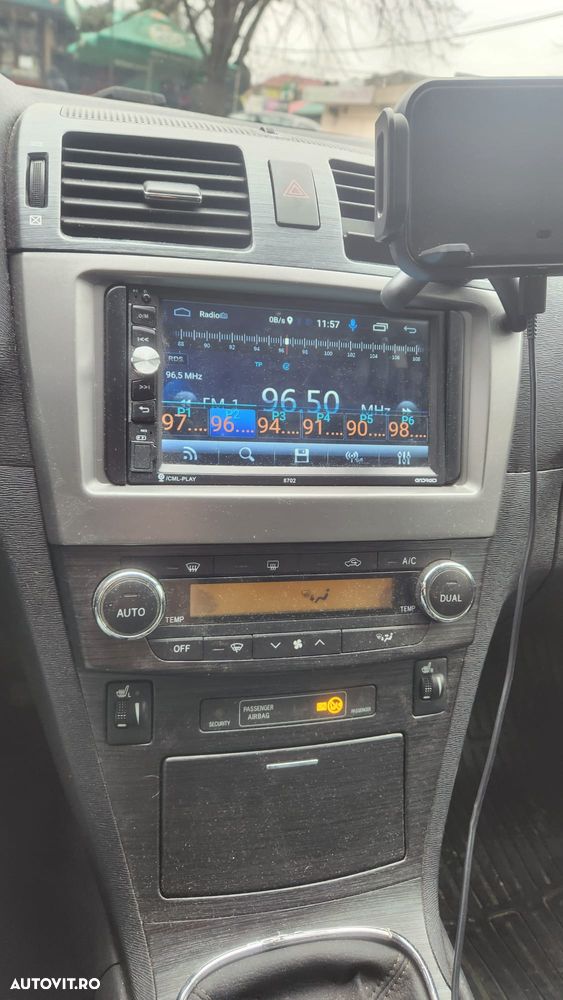 Toyota Avensis 2.2 D-4D Luxury - 10