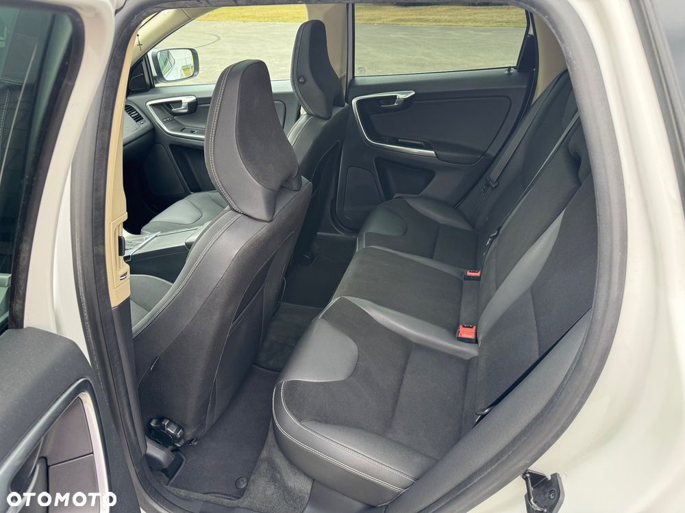 Volvo XC 60 D4 Geartronic Edition Pro - 10