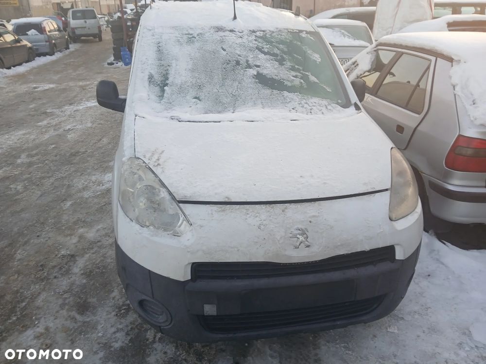 peugeot partner II fotel kanapa deska kokpit podsufitka boczek podłokietnik licznik panel szyb - 1