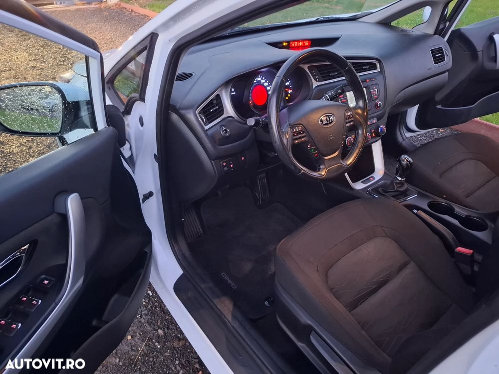 Kia Ceed 1.6 GDI Dream-Team Edition - 5