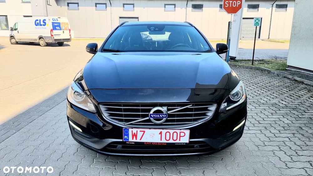 Volvo V60 D4 Momentum - 1