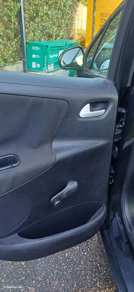 Peugeot 207 1.4 HDi Urban - 14