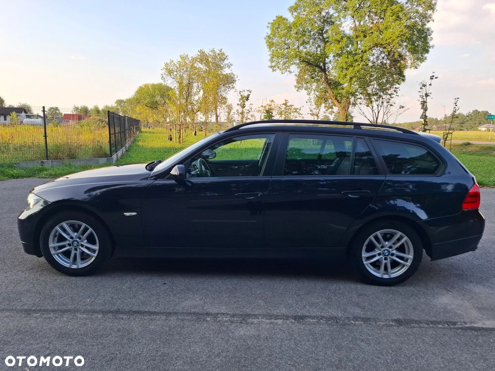 BMW Seria 3 320i Touring - 3
