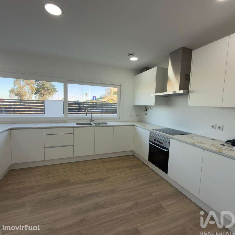 Casa / Villa T3 em Rio de Mouro de 265,00 m2 - Grande imagem: 4/30