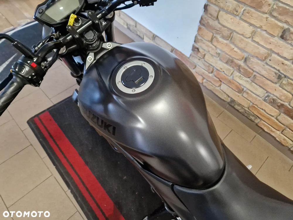 Suzuki SV - 13