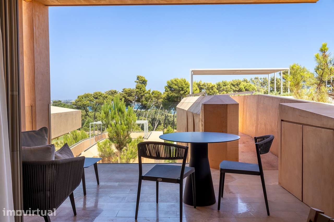 LUXUOSO APARTAMENTO T1+1 COM ALTO POTENCIAL DE RENTABILIZAÇÃO EM PALMA - Grande imagem: 2/36