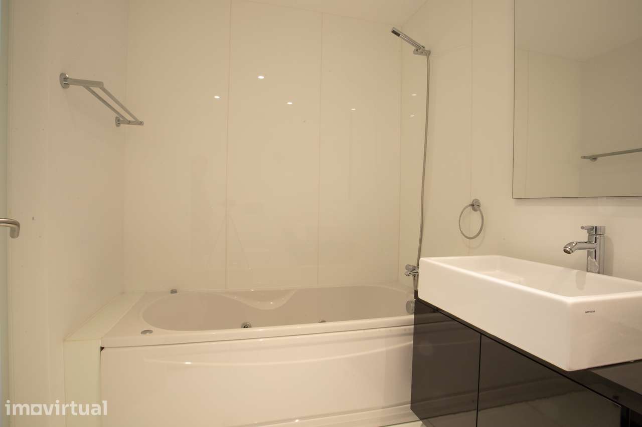 Apartamento T3 com Vista Deslumbrante no Coração de Vila Nova de Gaia - Grande imagem: 4/56