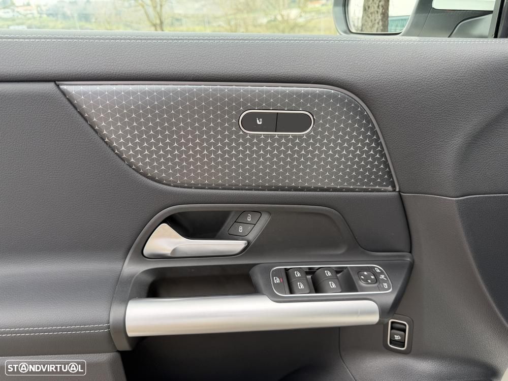 Mercedes-Benz EQA 300 4Matic Edition 1 - 18